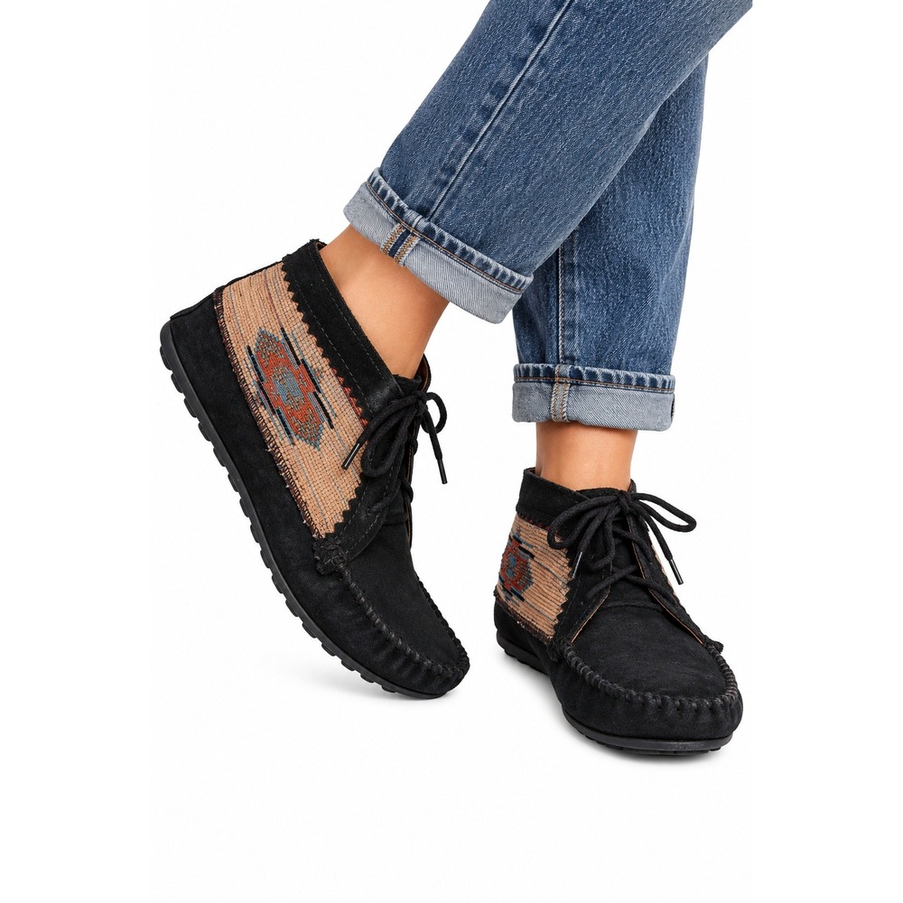 Minnetonka El Paso 570 Black Suede Southwestern Moccasin Ankle Boots Women's 9